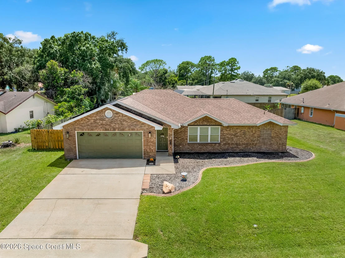 Photo of 606 Seven Gables Circle SE