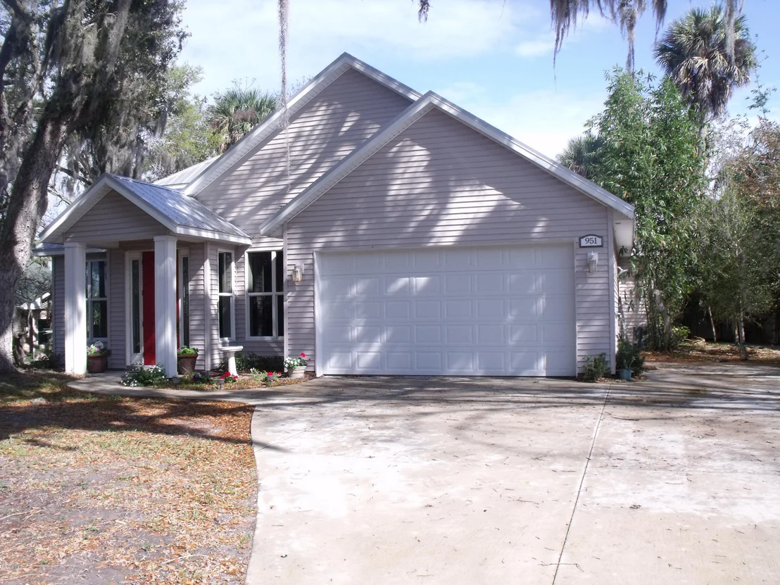 Photo of 951 Thomas Barbour Drive