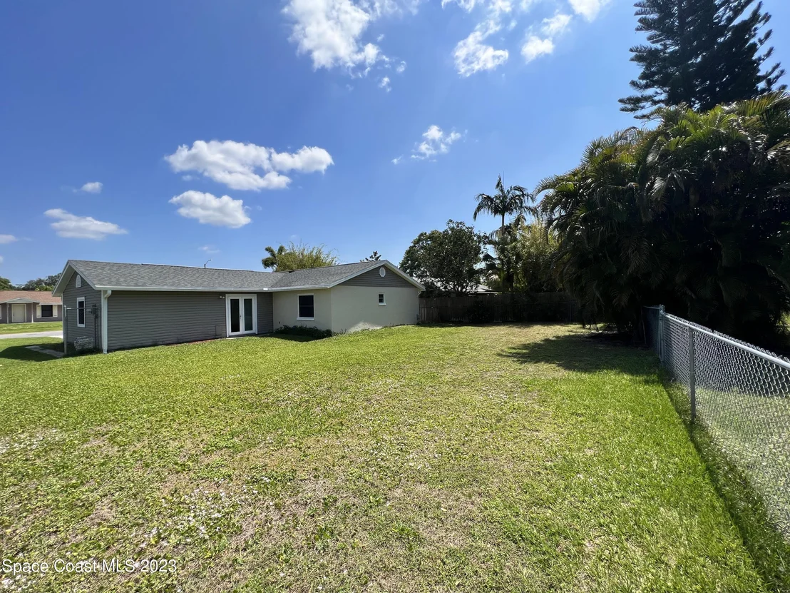 Photo of 2879 Lancaster Road