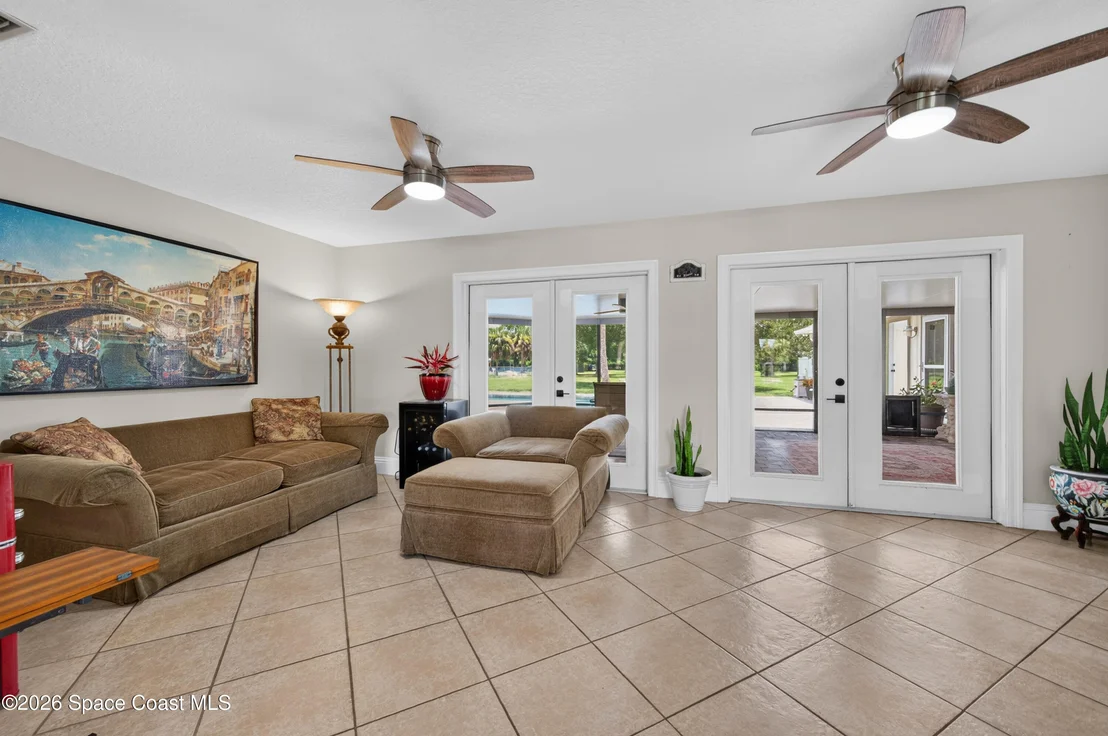 Photo of 5365 Pine Street