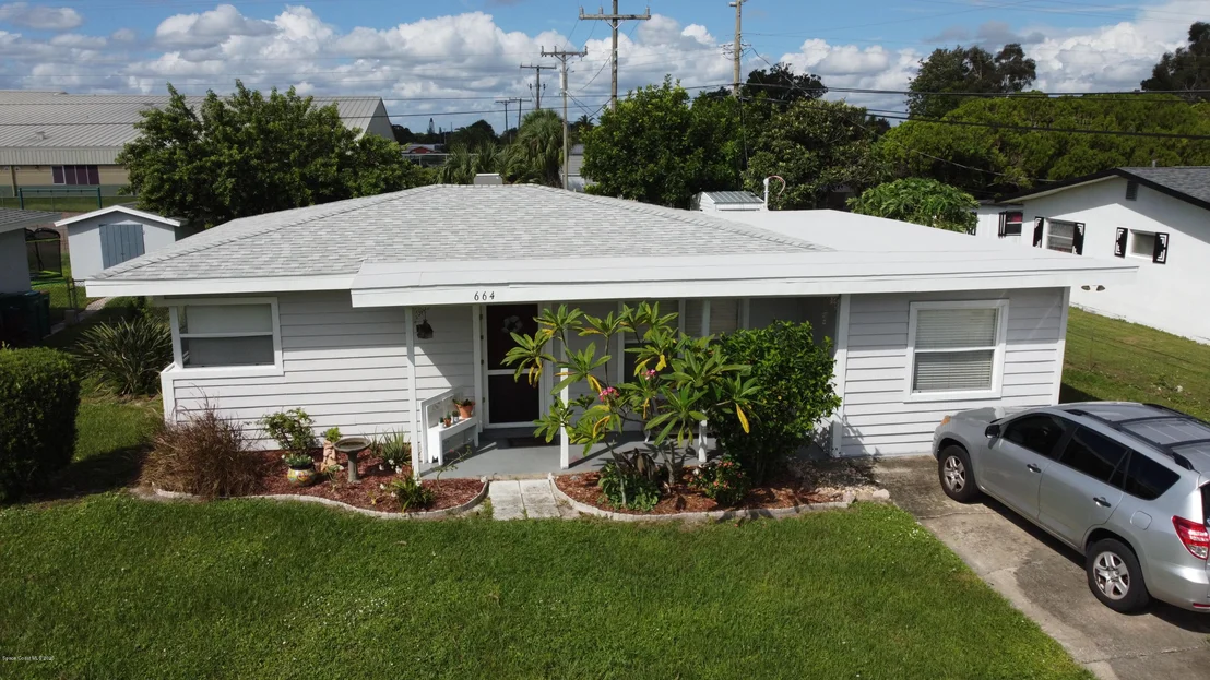 Photo of 664 Comanche Avenue