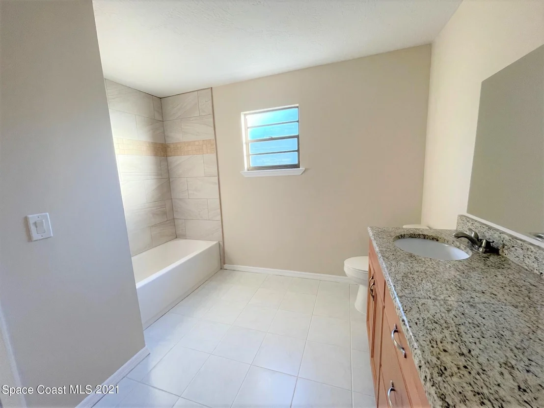 Photo of 739 Bayview Avenue
