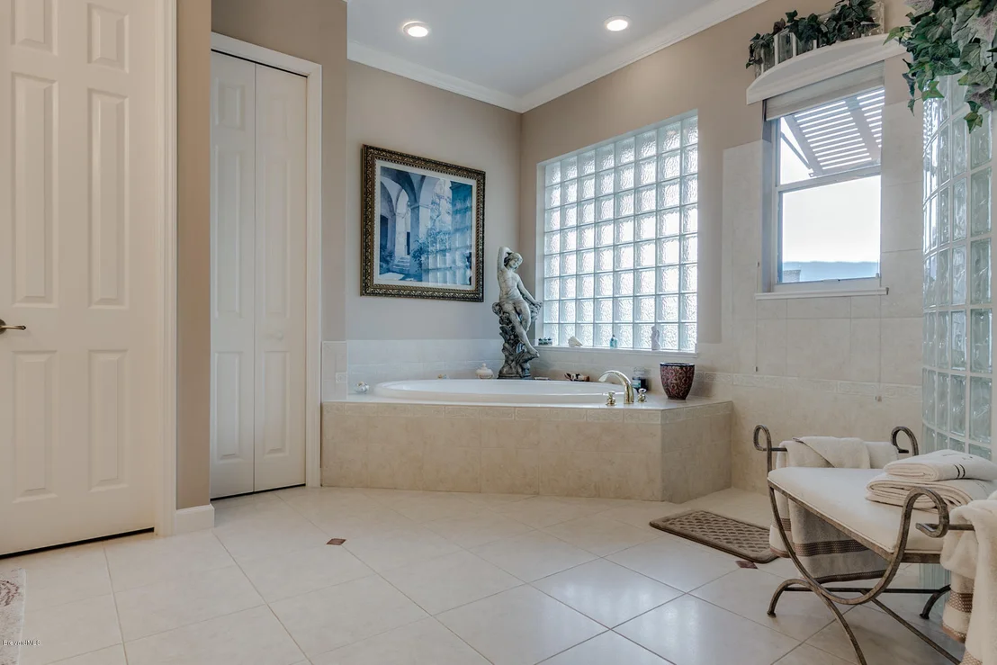 Photo of 290 Hammock Shore Drive