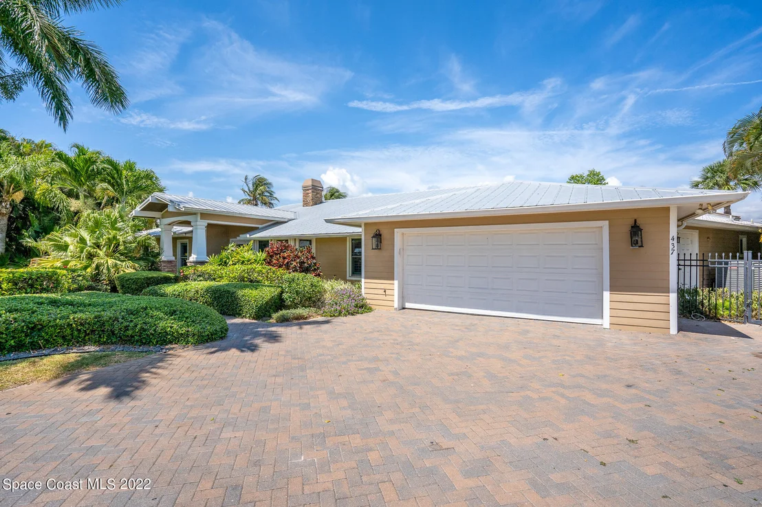 Photo of 437 River View Lane