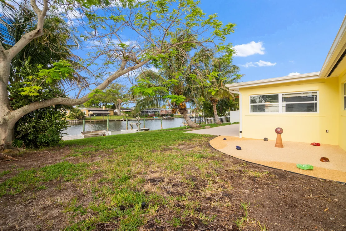 Photo of 426 Atlantis Drive