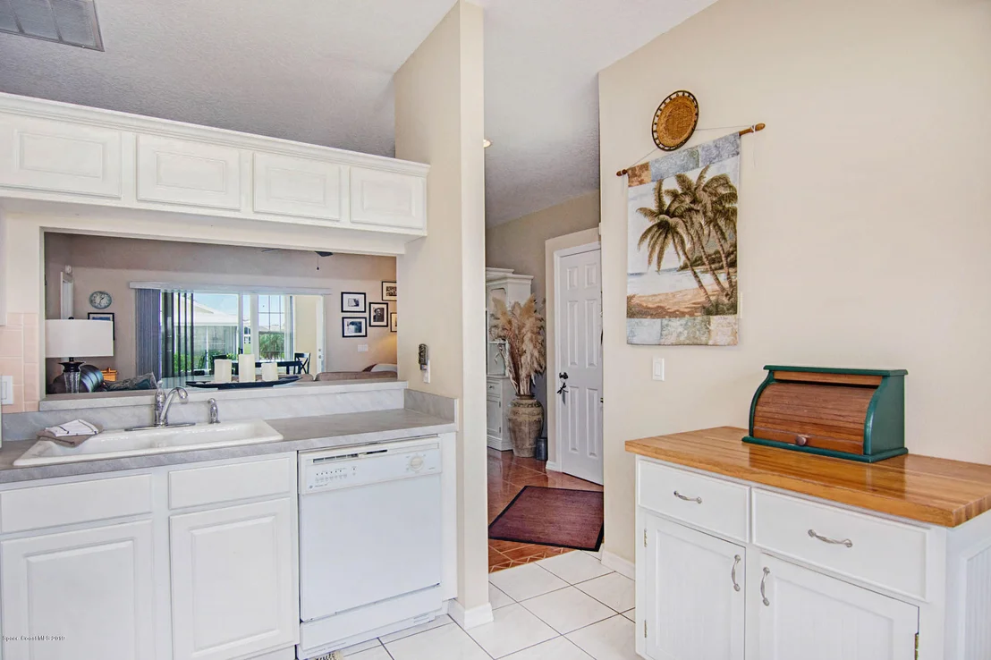 Photo of 989 South Fork Circle