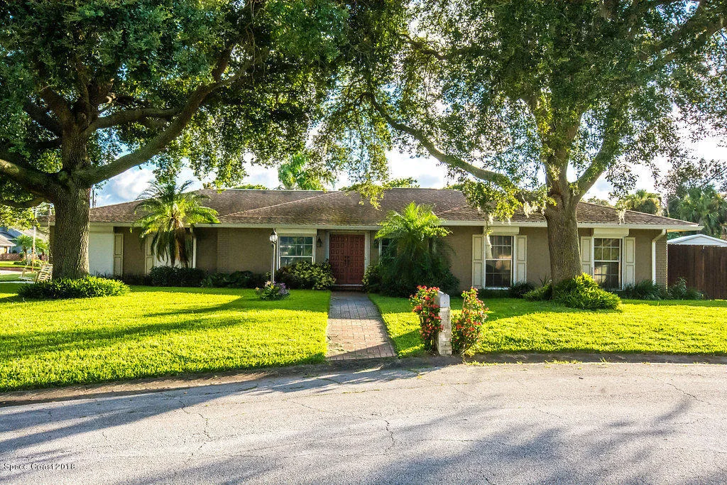 Photo of 1423 Gleneagles Way