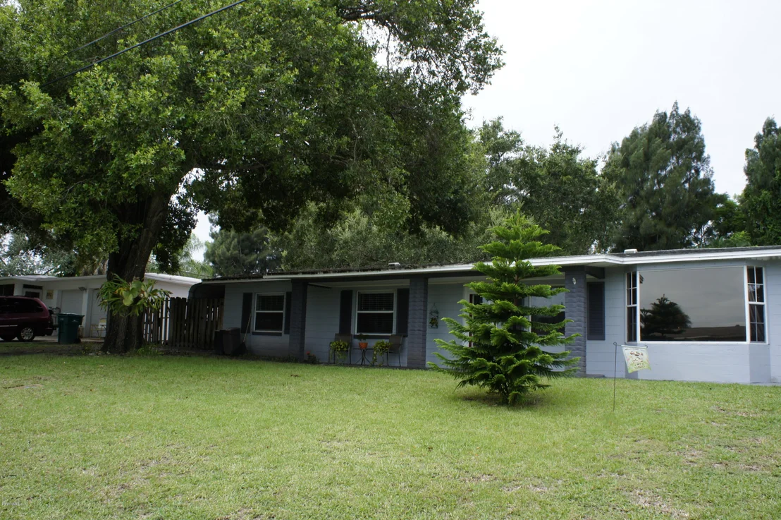 Photo of 566 Hillside Court