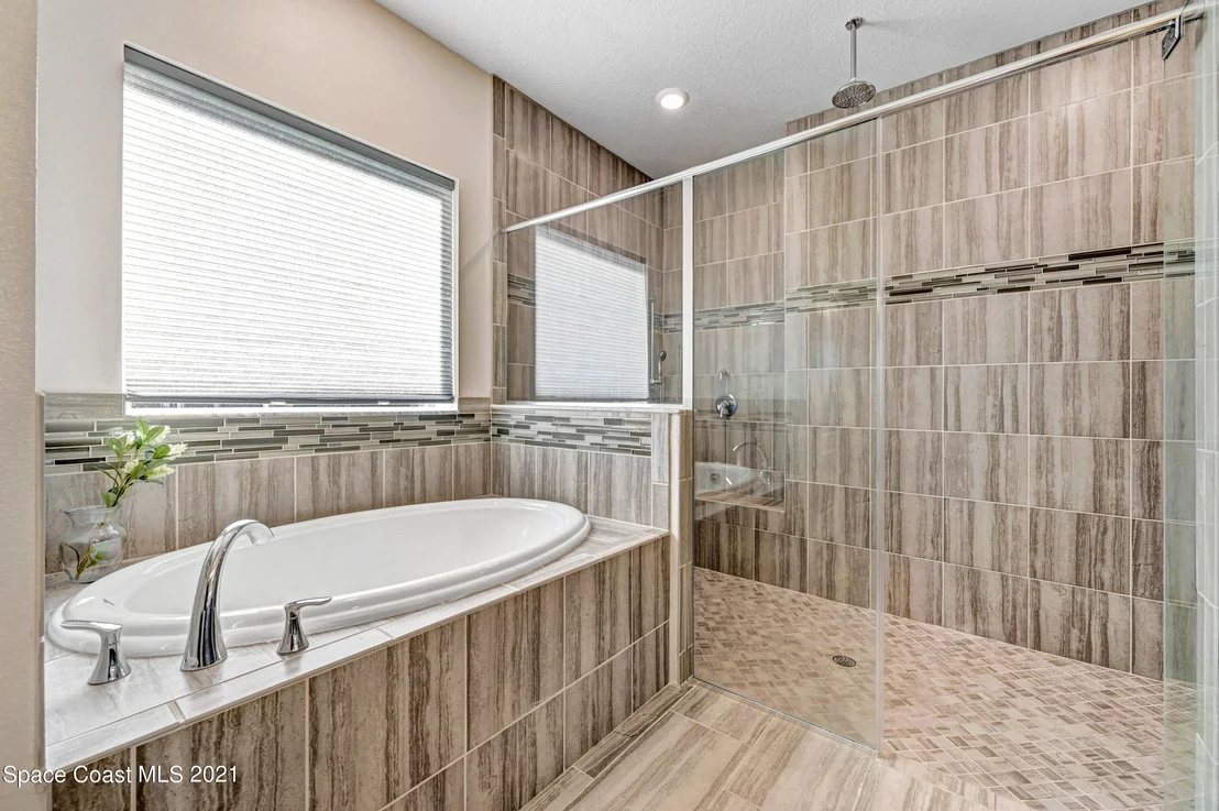 Photo of 980 Bear Lake Drive