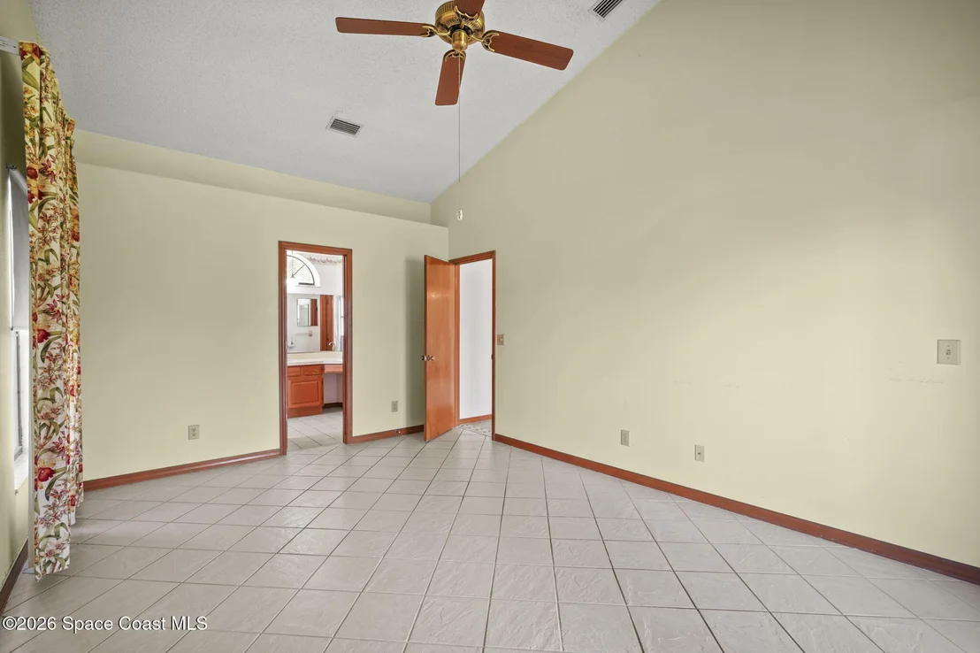 Photo of 1246 Lakeview Drive