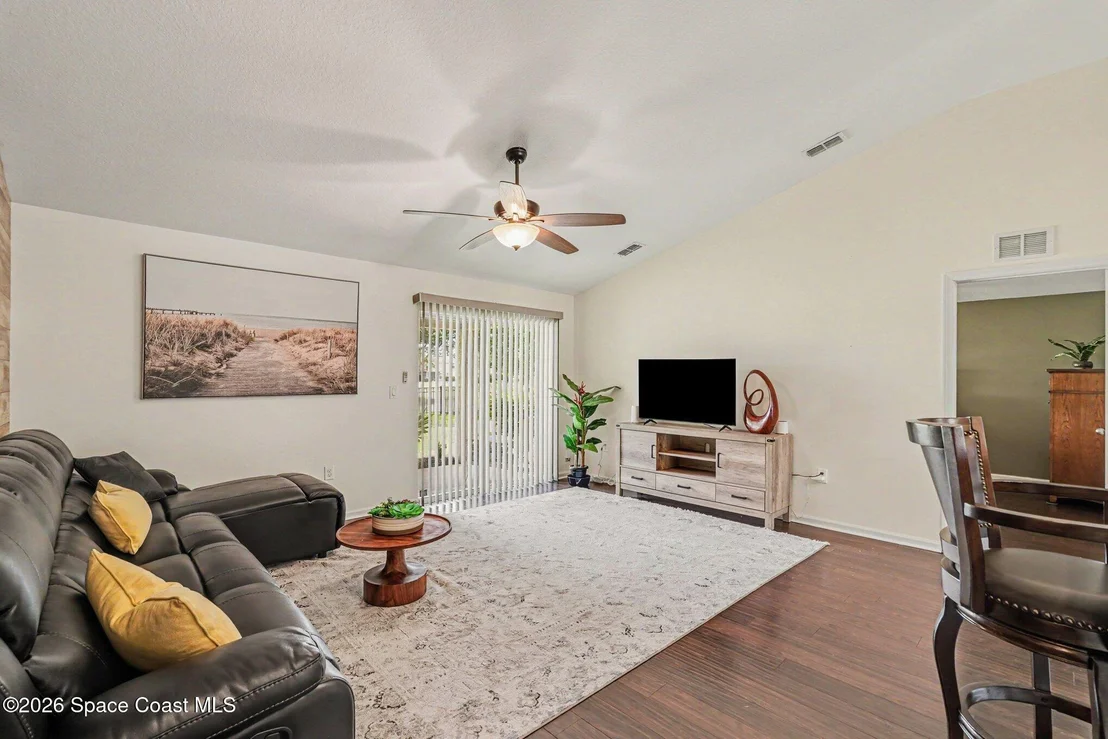 Photo of 325 Abernathy Circle SE