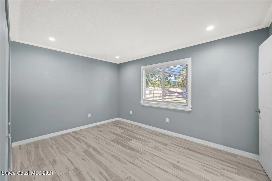 Photo of 1040 Grapefruit Road SE