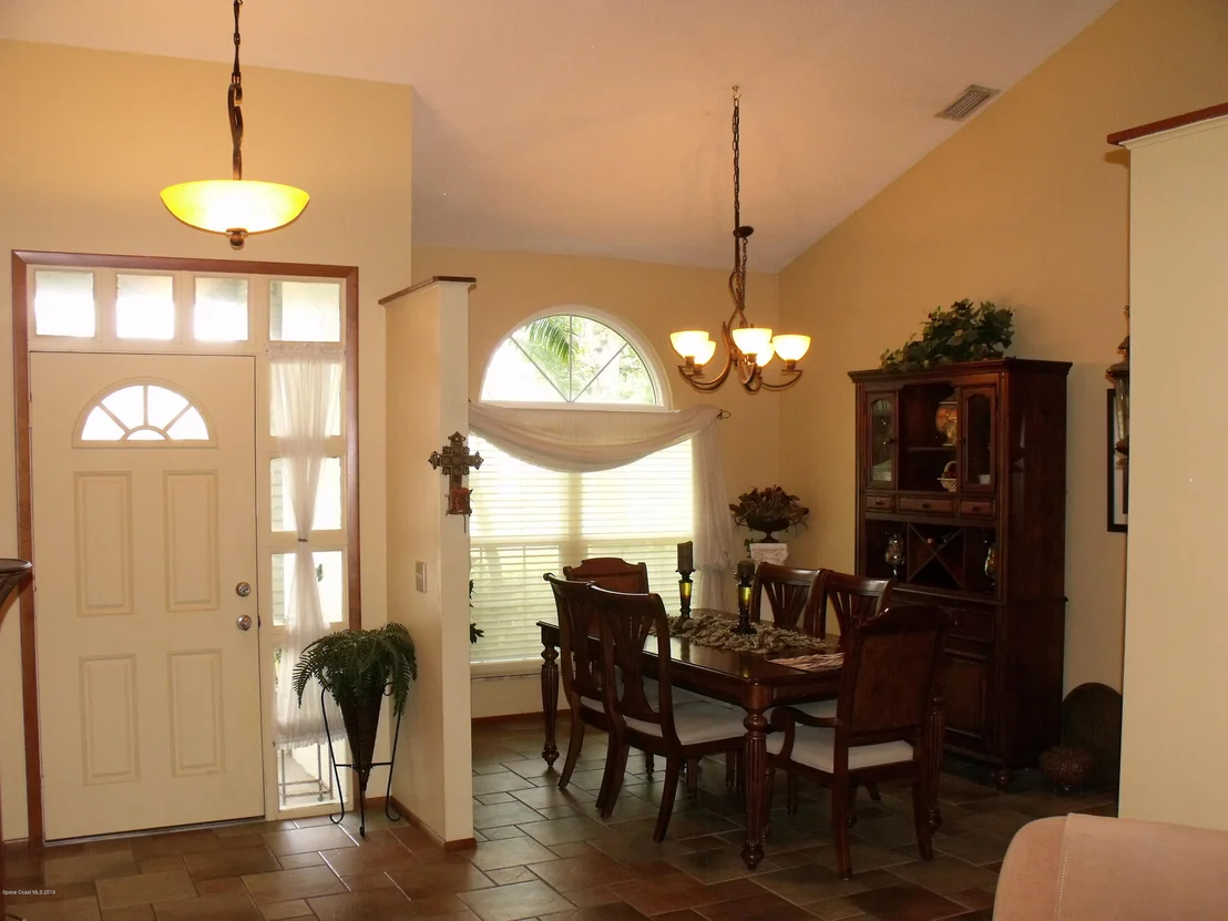Photo of 909 Jamestown Drive