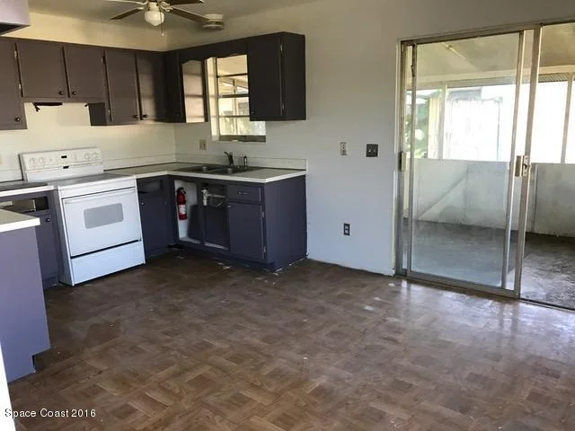 Photo of 2887 Rouen Avenue