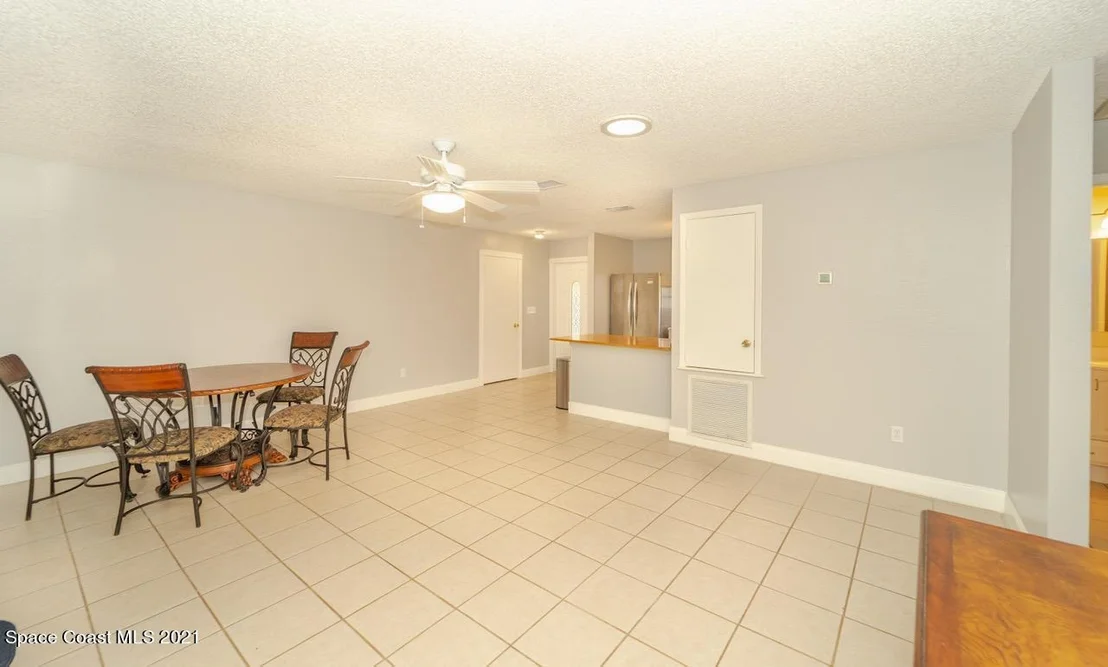Photo of 958 Hart Place