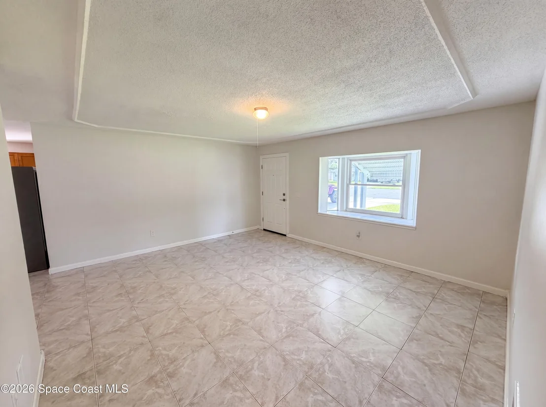 Photo of 1057 Lakemoor Boulevard