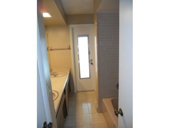 Photo of 763 Oak Ridge