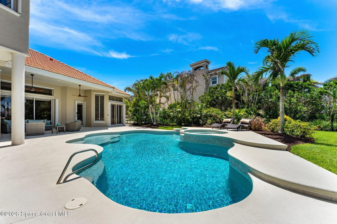 Photo of 242 Flanders Drive