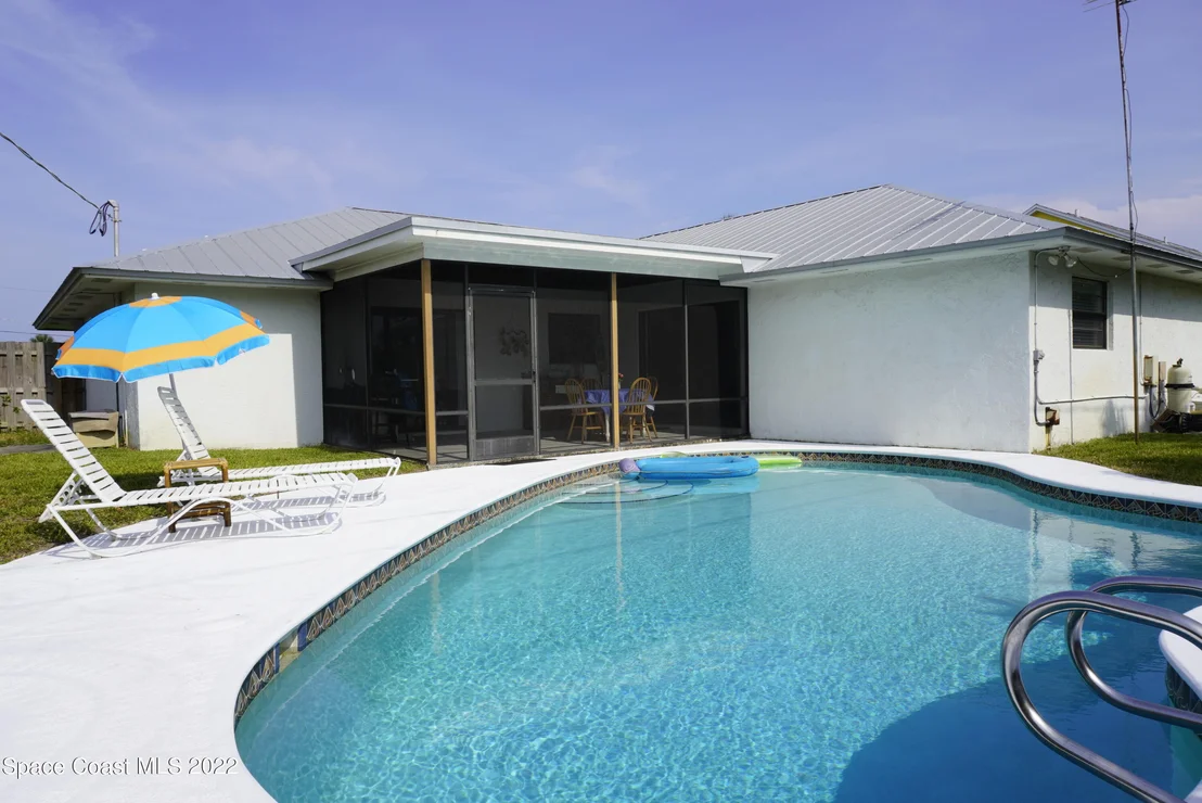 Photo of 710 Hibiscus Drive