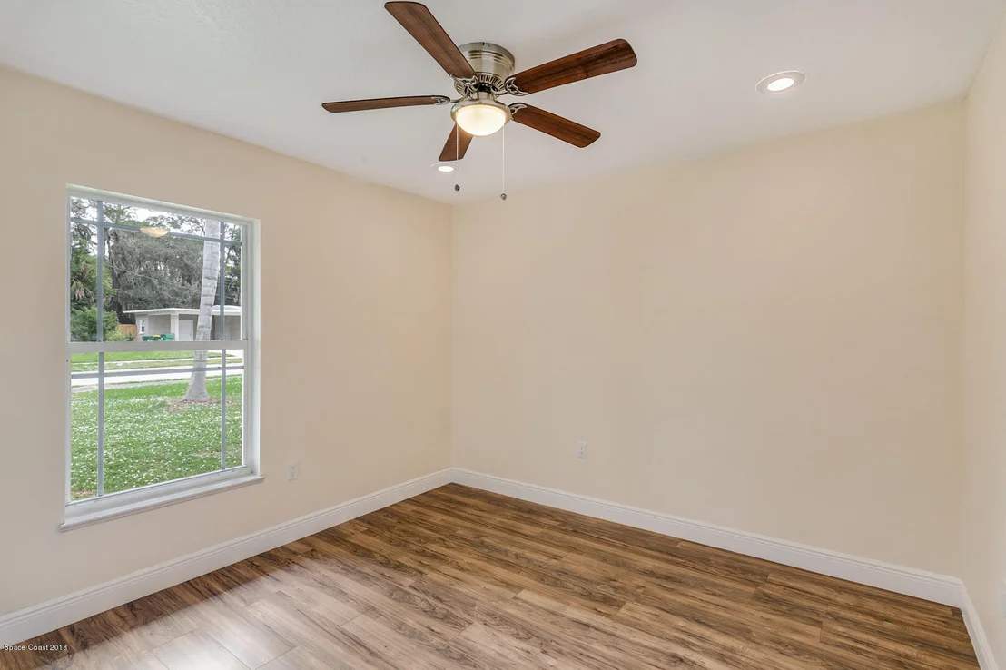 Photo of 1227 Holmes Street