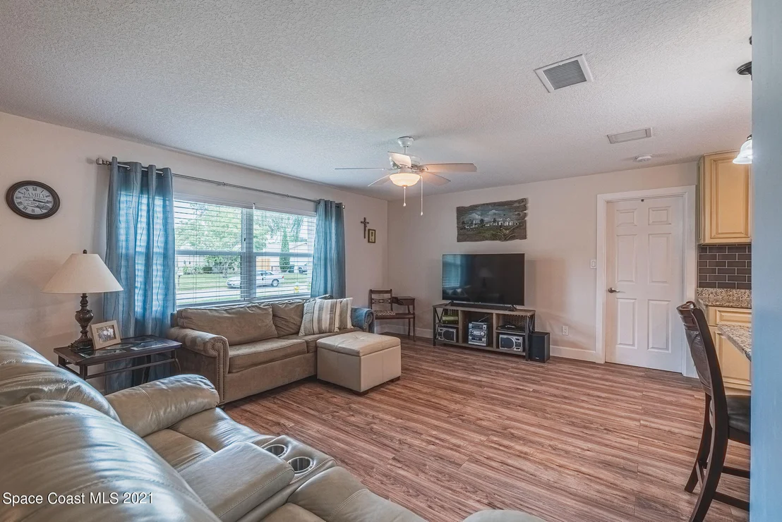 Photo of 845 Berkshire Drive