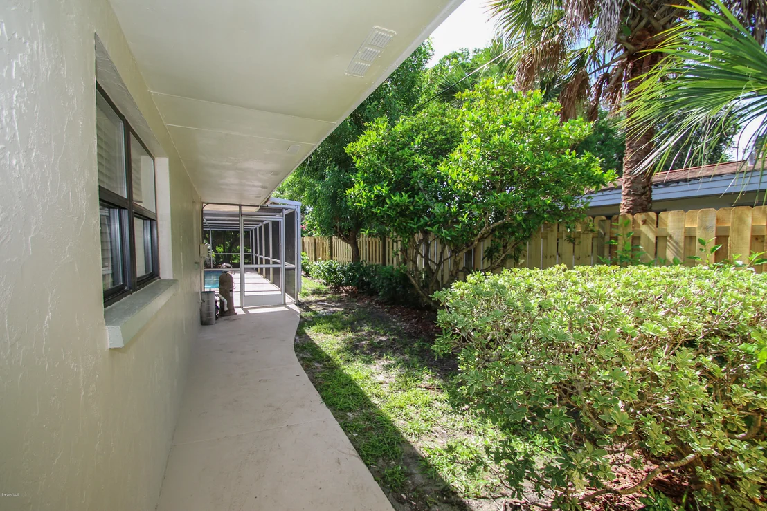 Photo of 465 Seabreeze Drive