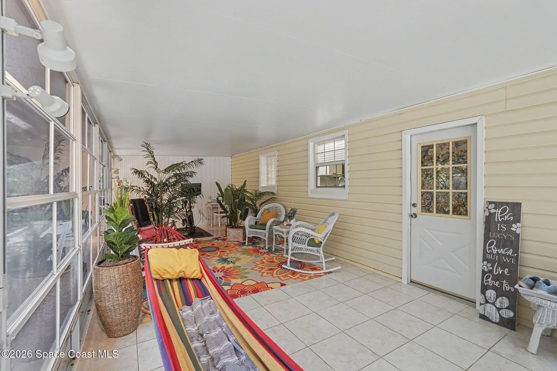 Photo of 565 Old Oak Street