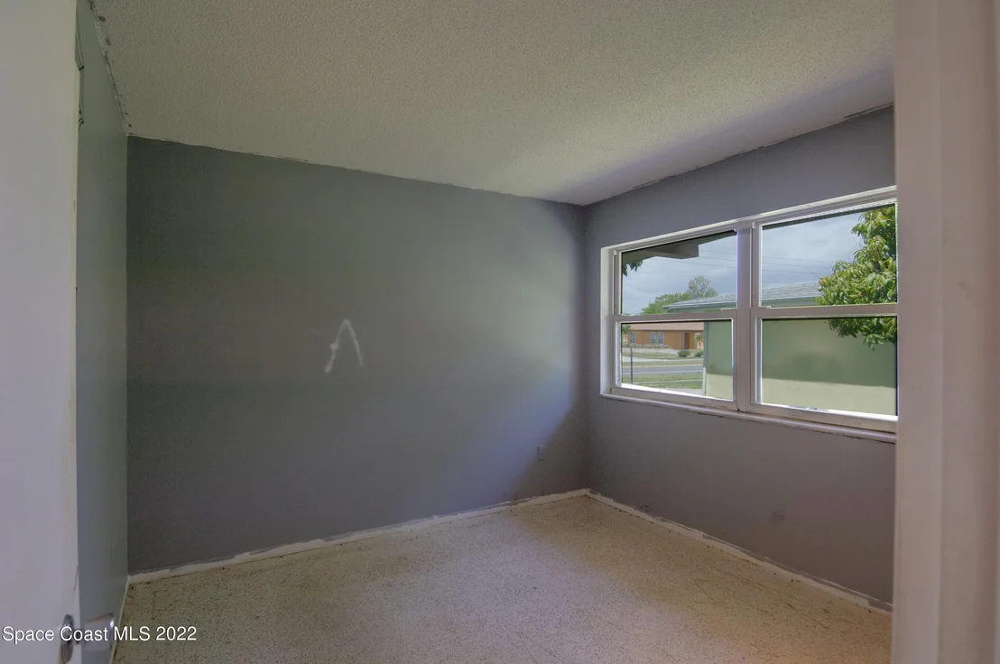 Photo of 722 Bianca Drive NE
