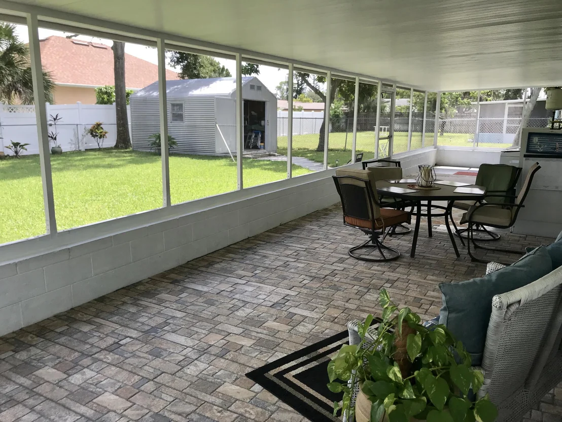 Photo of 727 Banyan Drive