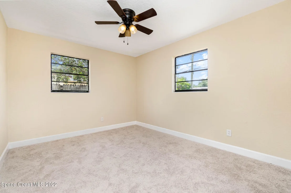 Photo of 1207 Westview Drive W