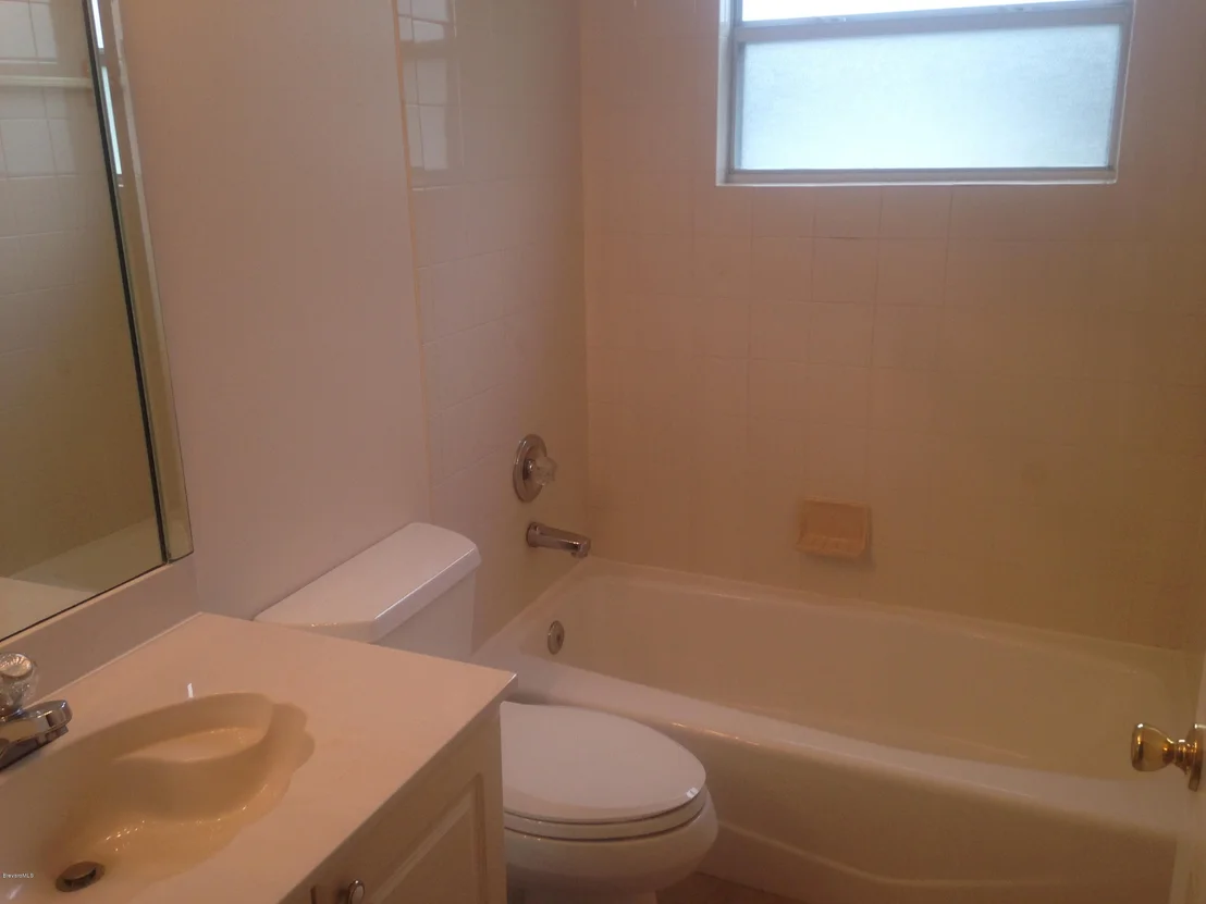 Photo of 977 Somerset Lane