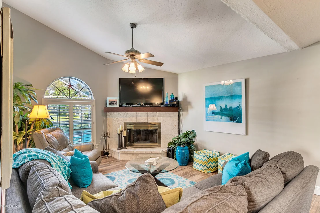 Photo of 730 Lake Drive