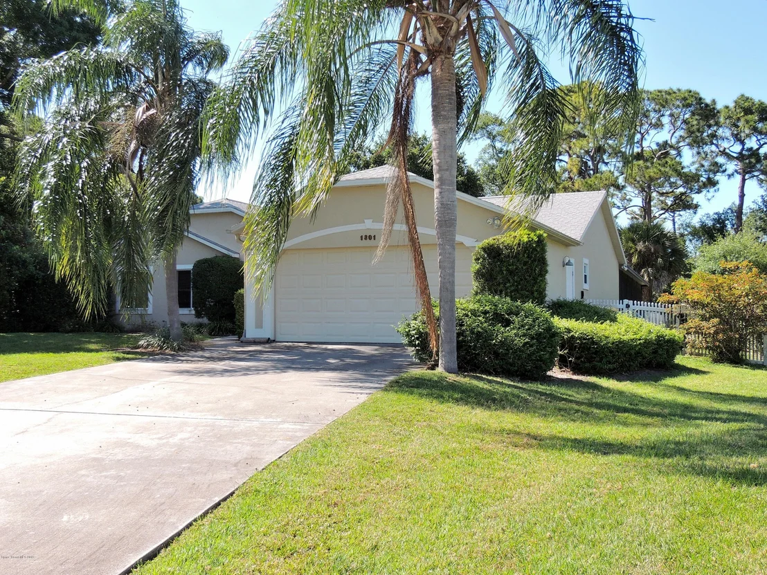 Photo of 1801 Laurel Oak Drive N