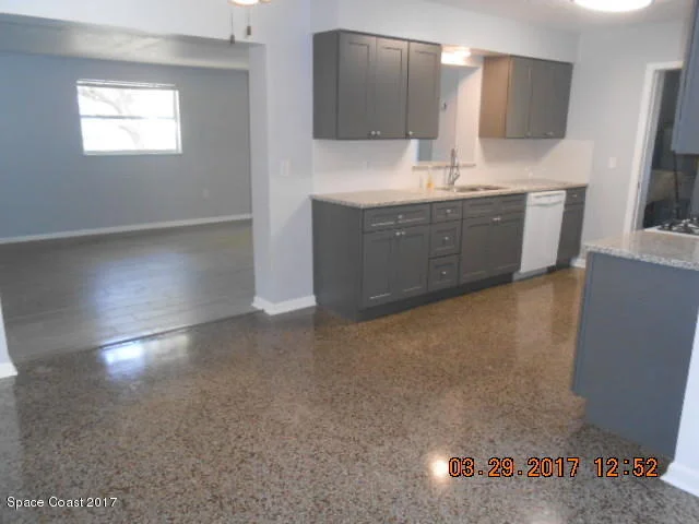 Photo of 1040 Slayton Avenue