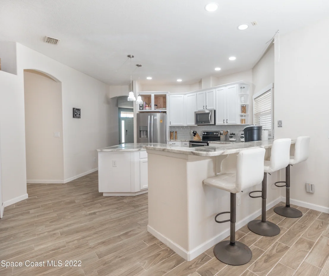 Photo of 6345 Ainsworth Road