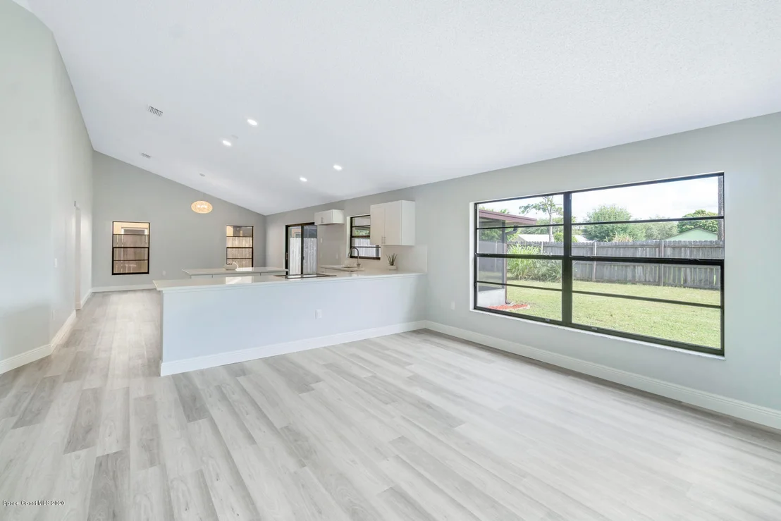 Photo of 908 Jamestown Drive