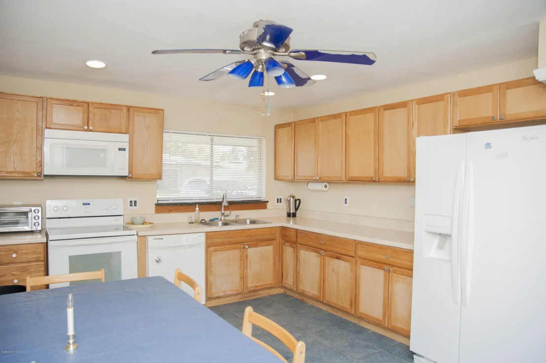 Photo of 300 Bayhead Drive
