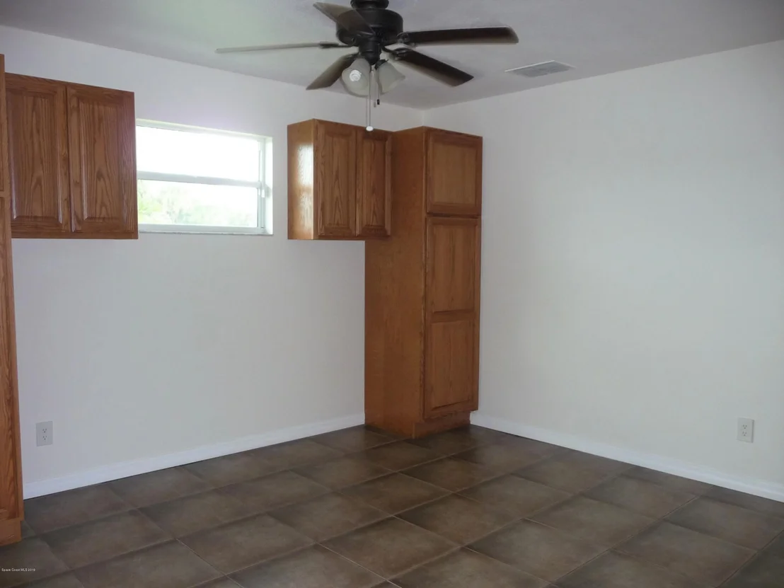 Photo of 1593 Spruce Road