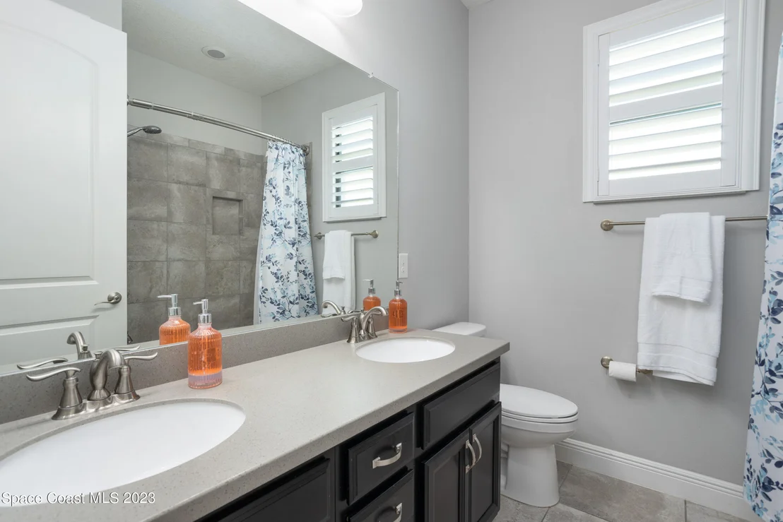 Photo of 7327 Bluemink Lane