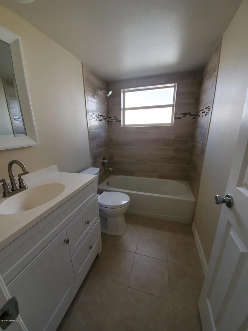 Photo of 890 Kings Post Road
