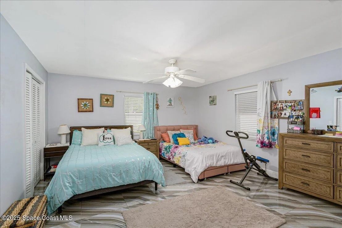 Photo of 955 Bartlett Lane