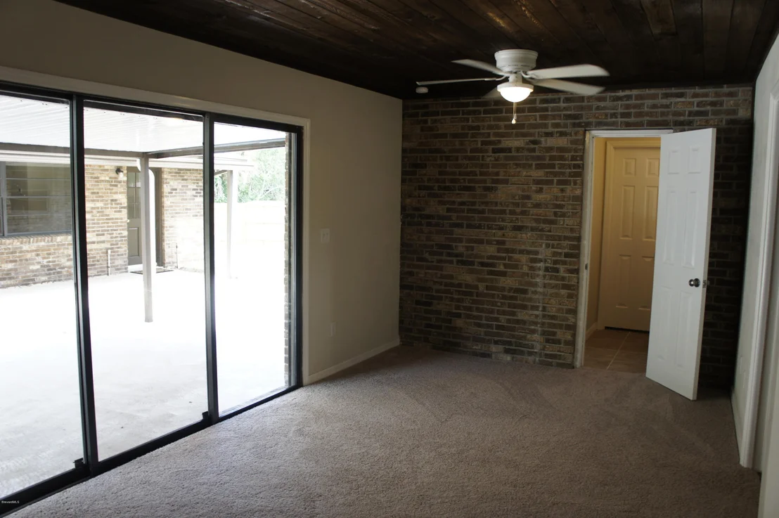 Photo of 1833 Oakwood