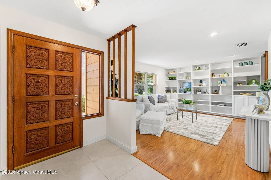 Photo of 496 N River Oaks Drive