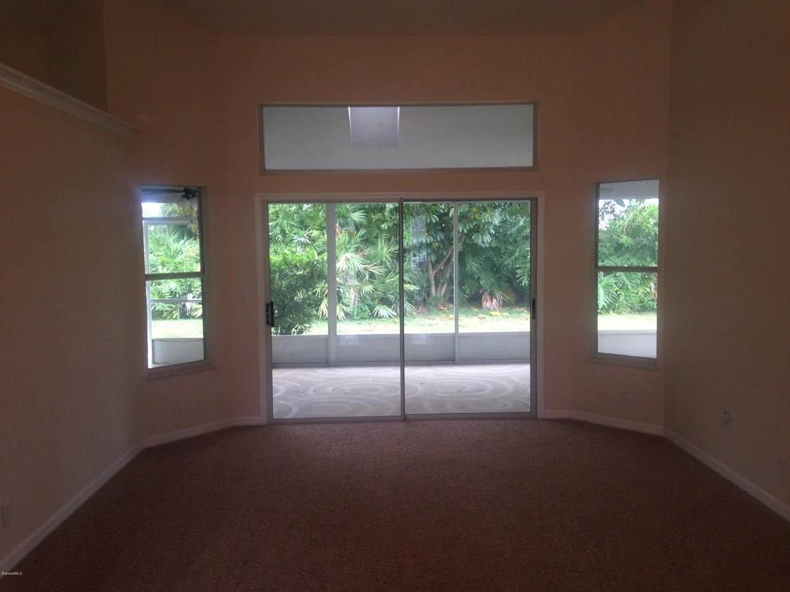 Photo of 977 Somerset Lane