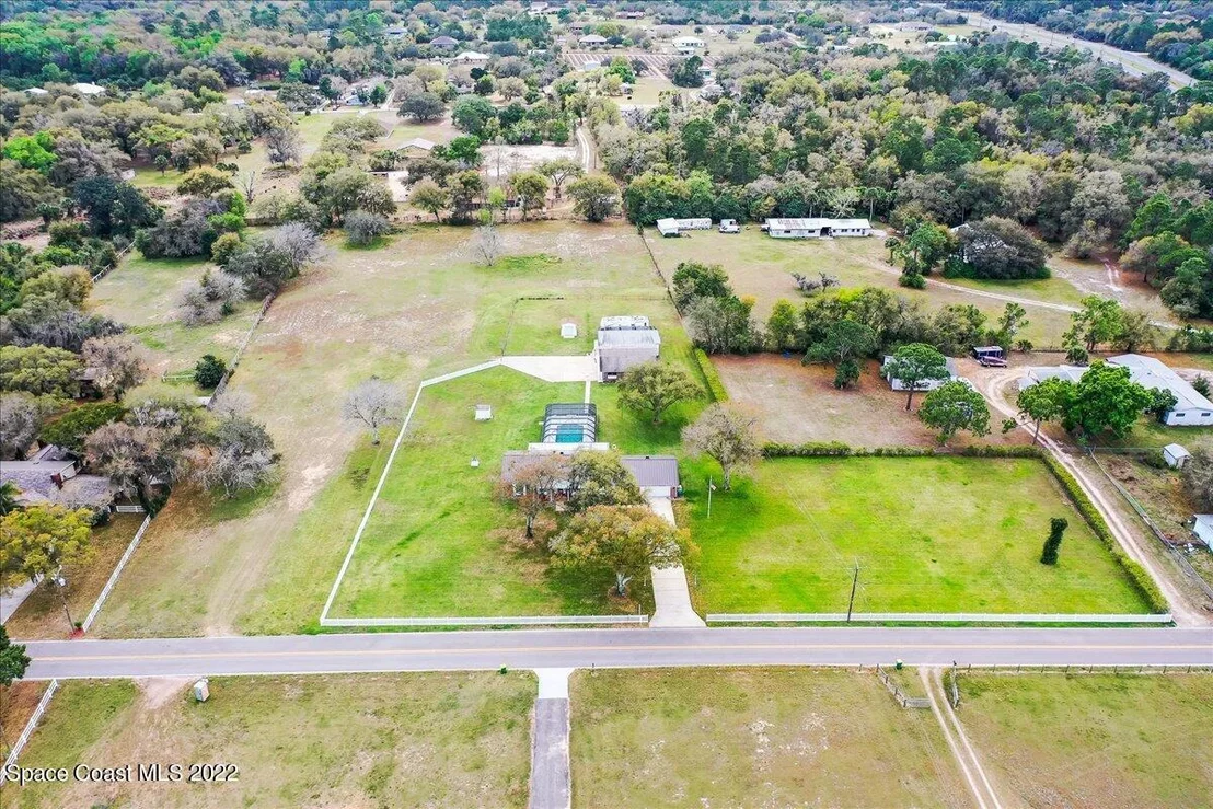 Photo of 3685 Burkholm Road