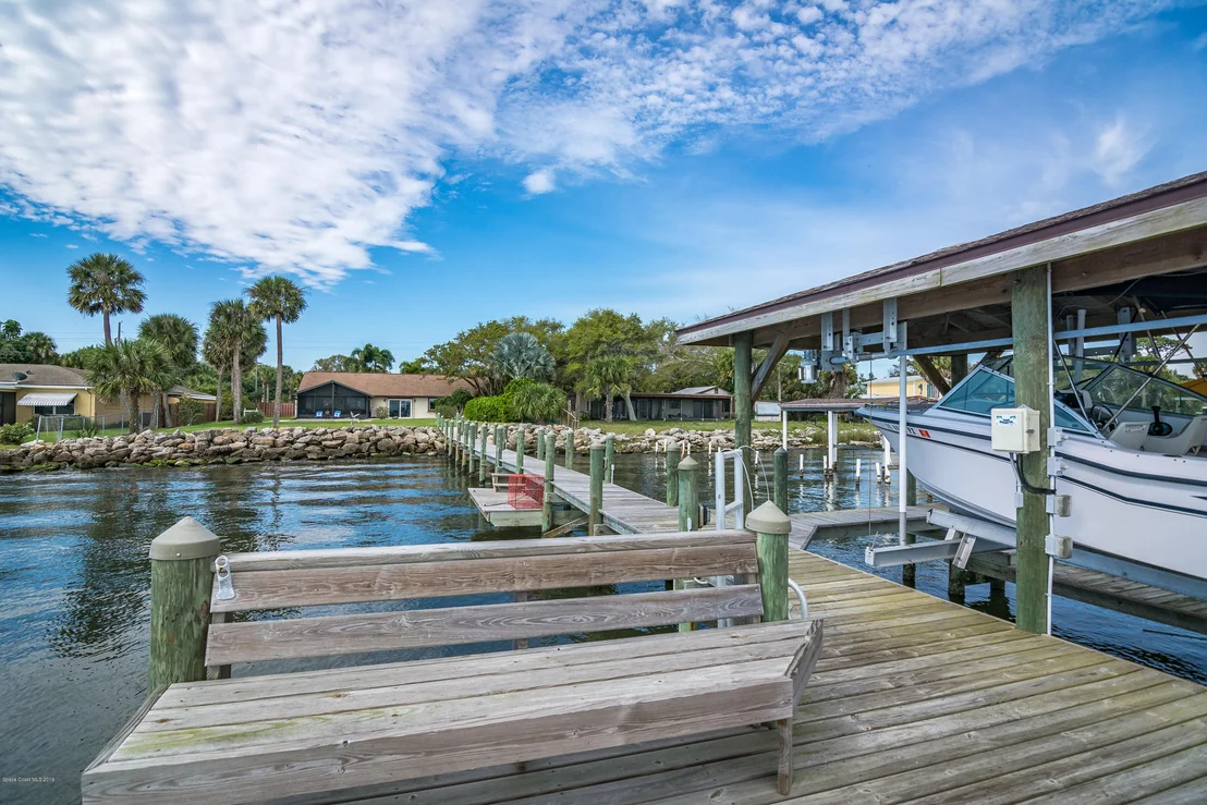 Photo of 3877 Riverside Drive