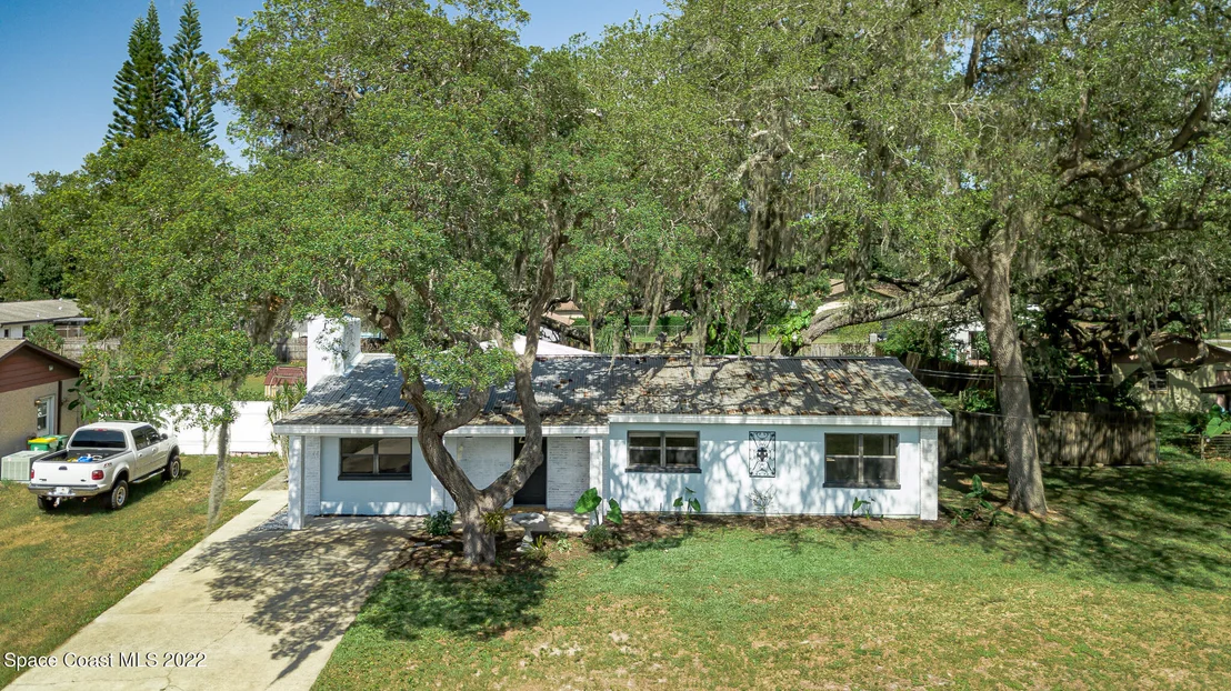 Photo of 2777 Pine Avenue