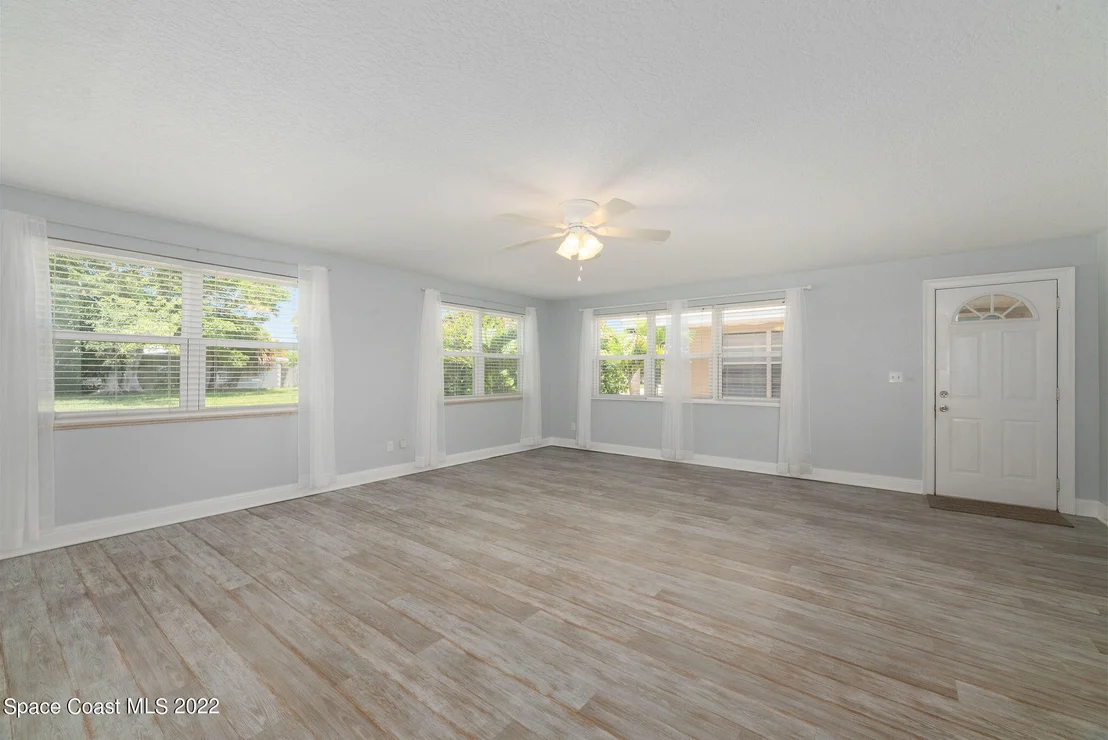 Photo of 323 Tulip Lane
