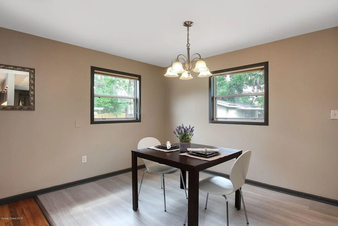 Photo of 1053 Bernice Road