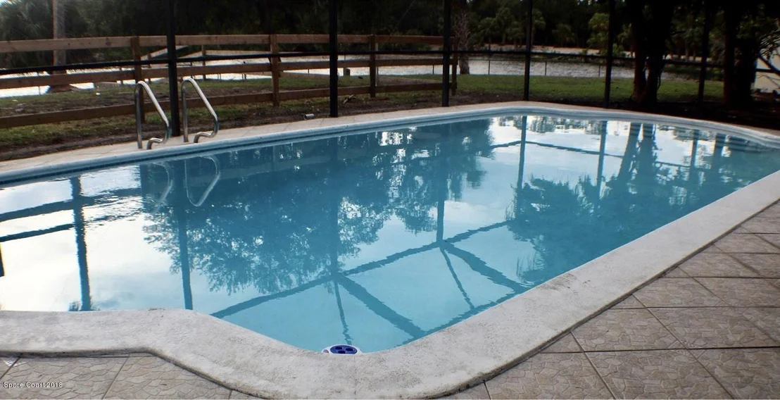 Photo of 355 N Gray Road